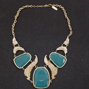 Kendra Scott "Iggy" Necklace Emerald Calcedony And  14k Gold Plate😍